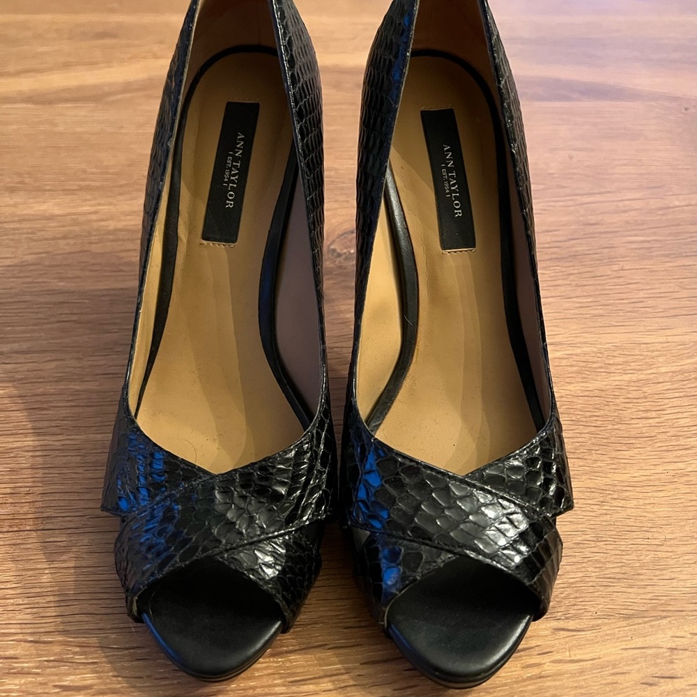 Ann Taylor black peep toe pumps size 6.5
